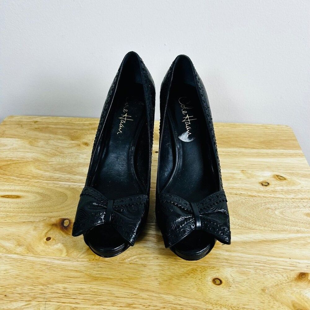 Cole Haan Black Paisley Leather Peep Toe Bow Pumps Heels Womens Sz 6